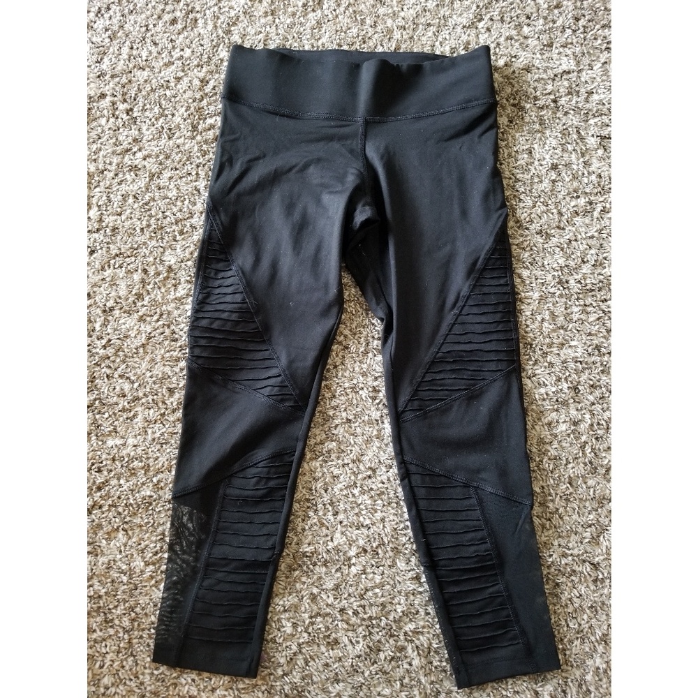 Victoria's Secret PINK ultimate legging capri